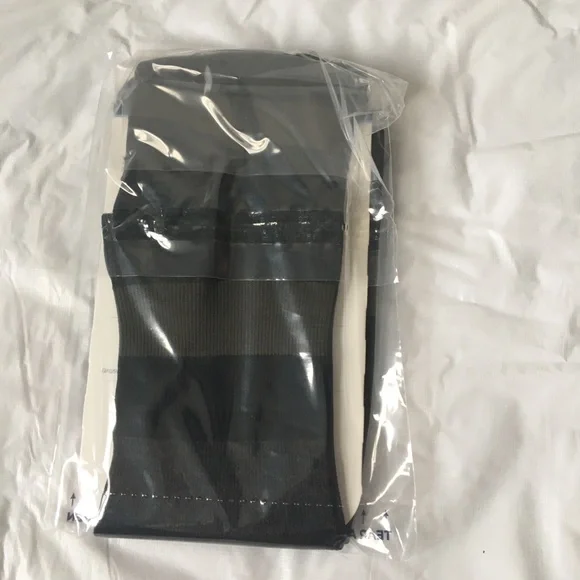 SIGVARIS Compression Socks Knee-High Color-Grey & Black Size 7 1/2- 9 1/2 NWT - Picture 6 of 6